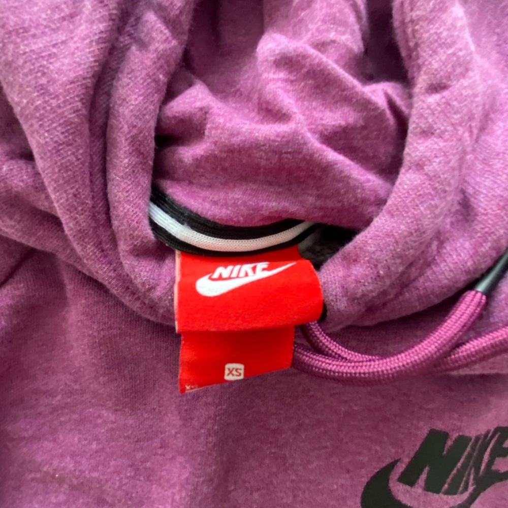 Nike women’s sweatshirt